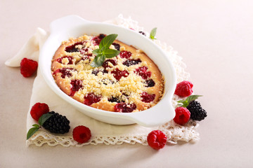 Blackberry and raspberry cake