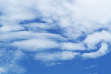 Obraz premium Sky background, white clouds in blue sky