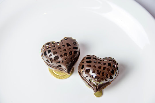 Baskets made with chocolate with sweetened condensed milk and chocolate inside, on a golden base. Abrir no Google Tradutor	 Feedback Resultados da Web Google Tradutor https://translate.google.com.br/?