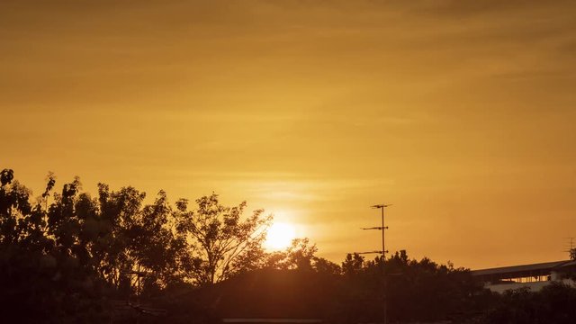 Clean sunrise time lapse with huge sun