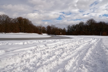 Langlauf loipe, cross-country skiing in Munich (München) Ostpark