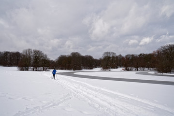 Langlauf loipe, cross-country skiing in Munich (München) Ostpark