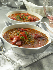 Guiso de lentejas con chorizo, cocina española