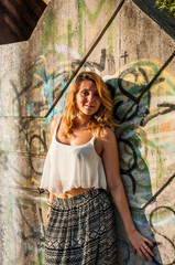 Naklejka premium ragazza bionda