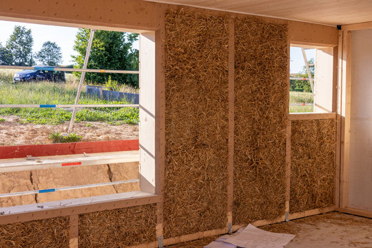 Ökologisch Bauen mit Holz und Stroh