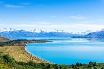Naklejka premium Las aguas mas puras y libres que he probado en mi vida. De aquí se da paso a la creación del río Baker, río mas caudaloso de Chile.
