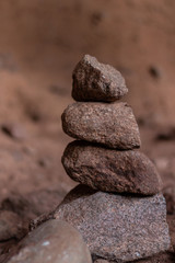 Fototapeta na wymiar Pila de piedras en trekking Cordoba