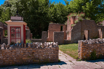 Ruines cabinet t&eacute;l&eacute;phonique royaumes-Unis