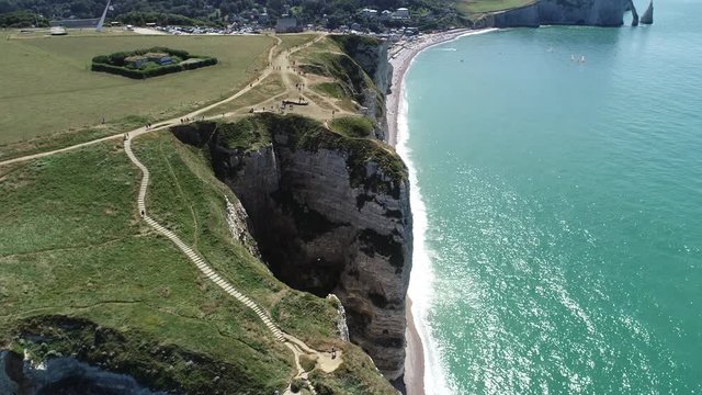 falaise d'etretat vu d'en haut