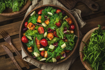 Vegan salad with kale and tofu, zero waste