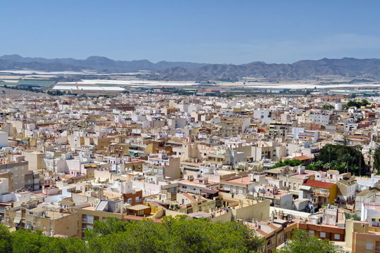Ville d'Aguilas vue du ciel. Espagne.