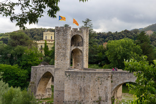 Besalú Bilder Durchsuchen 506 Archivfotos, und Videos