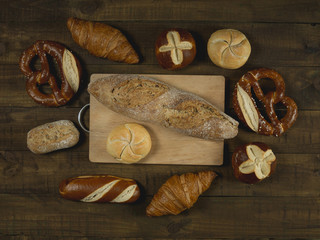 Różne rodzaje świeżego pieczywa 
