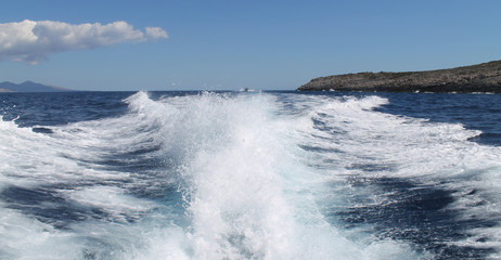  wave from the boat