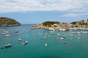 Fototapeta premium Yachts in the Bay of Port de Soller