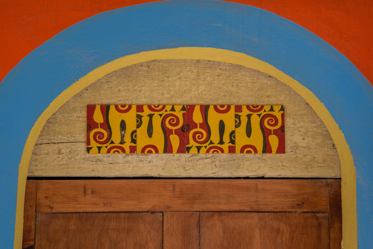 One thing that really stands out when you take a walk around Holbox's little Island is the vibrant colorful details everywhere, wichs adorn the houses and businesses