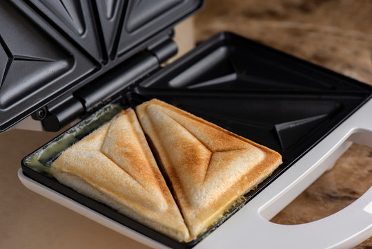 Toasted sandwich in a toasted sandwich maker