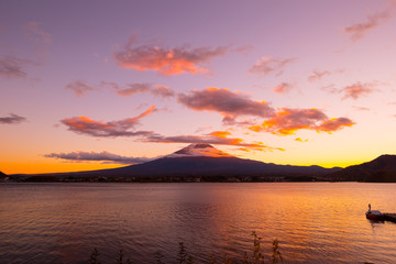 Fototapeta na wymiar Mt Fuji at sunrise