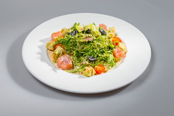 Salad With Salmon And Greens