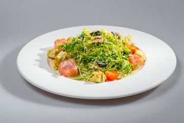 Salad With Salmon And Greens