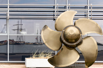 Schiffsschraube, Schifffahrt, Spiegelung