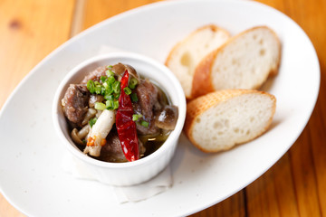 小鉢料理とブレッド Small bowl dish and bread