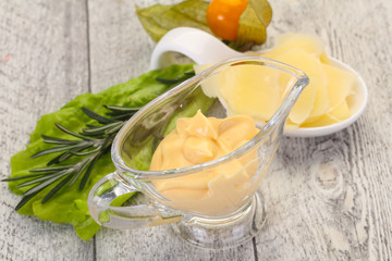 Cheese sauce in the bowl