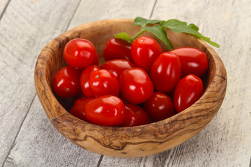 Red cherry tomatoes in the bowl