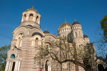 Fototapeta na wymiar Russisch orthodoxe Geburtskathedrale in Riga, Lettland