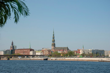 Riga Skyline mit vielen Kirchen, Lettland