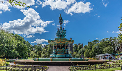 Obraz premium Edinburgh Castle is one of the most exciting historic sites in Western Europe, Set in the heart of Scotland's dynamic capital city it is sure to capture your imagination. 