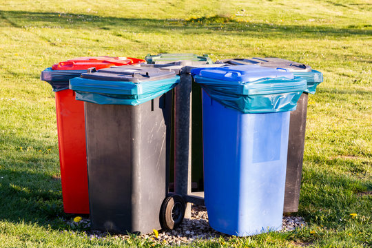 Garbage cans for waste separation