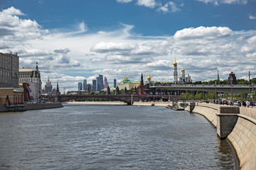 Fototapeta na wymiar Panoramic view of Moscow river in the center of Moscow