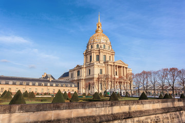 Fototapeta na wymiar Les Invalides is a complex of museums and monuments in Paris, military history of France. Most notably, the tomb of Napoleon Bonaparte is found here.