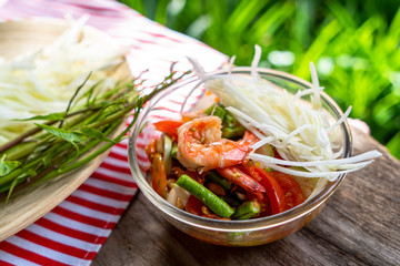 preparing of Som tum Thai for lunch time 