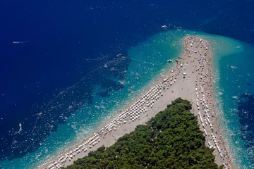 Papier Peint photo autocollant Plage de la Corne d'Or, Brac, Croatie Golden Cape Beach, Zlatni Rat on island Brac, Croatia from air