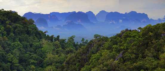 Obraz premium Beautiful view of mountains