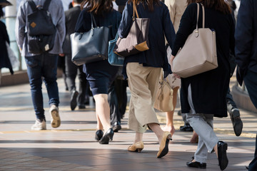 Obraz premium 女性メインの通勤風景