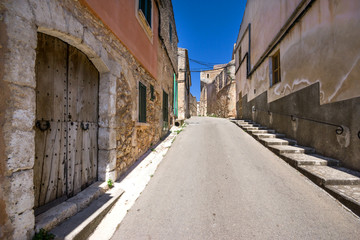High Noon in der Altstadt von Sineu auf Mallorca