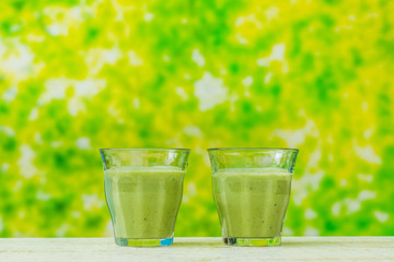 緑黄色野菜のスムージー　Green smoothie drink 