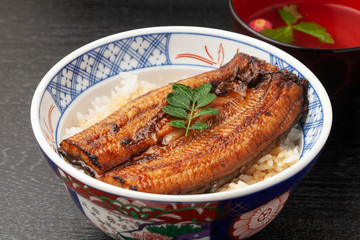 鰻丼