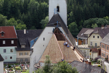 NEUE SCHINDELDECKUNG . NEW SHINGLES