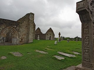 Clonmacnoise - eine einzigartige Klosterruine im County Offaly 