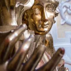 Statua di un Angelo d'oro