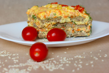 мясной пирог с томатами