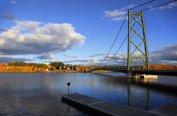 Fototapeta na wymiar Suspension bridge near Grand Mere in Quebec
