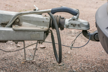 Anh&auml;nger an einem Auto mit Kugelkopfkupplung