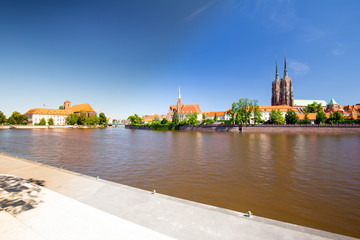 Obraz premium Wroclaw, River boulevards and view of the old city
