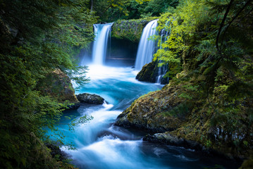 Fototapeta na wymiar Spirit Falls in Washington along the Columbia River Gorge