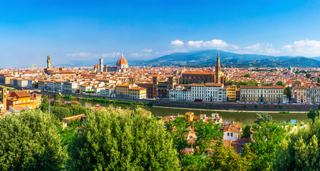 Naklejka premium Beautiful panoramic view on heart of amazing Florence city on clear summer day, Firenze, Italy